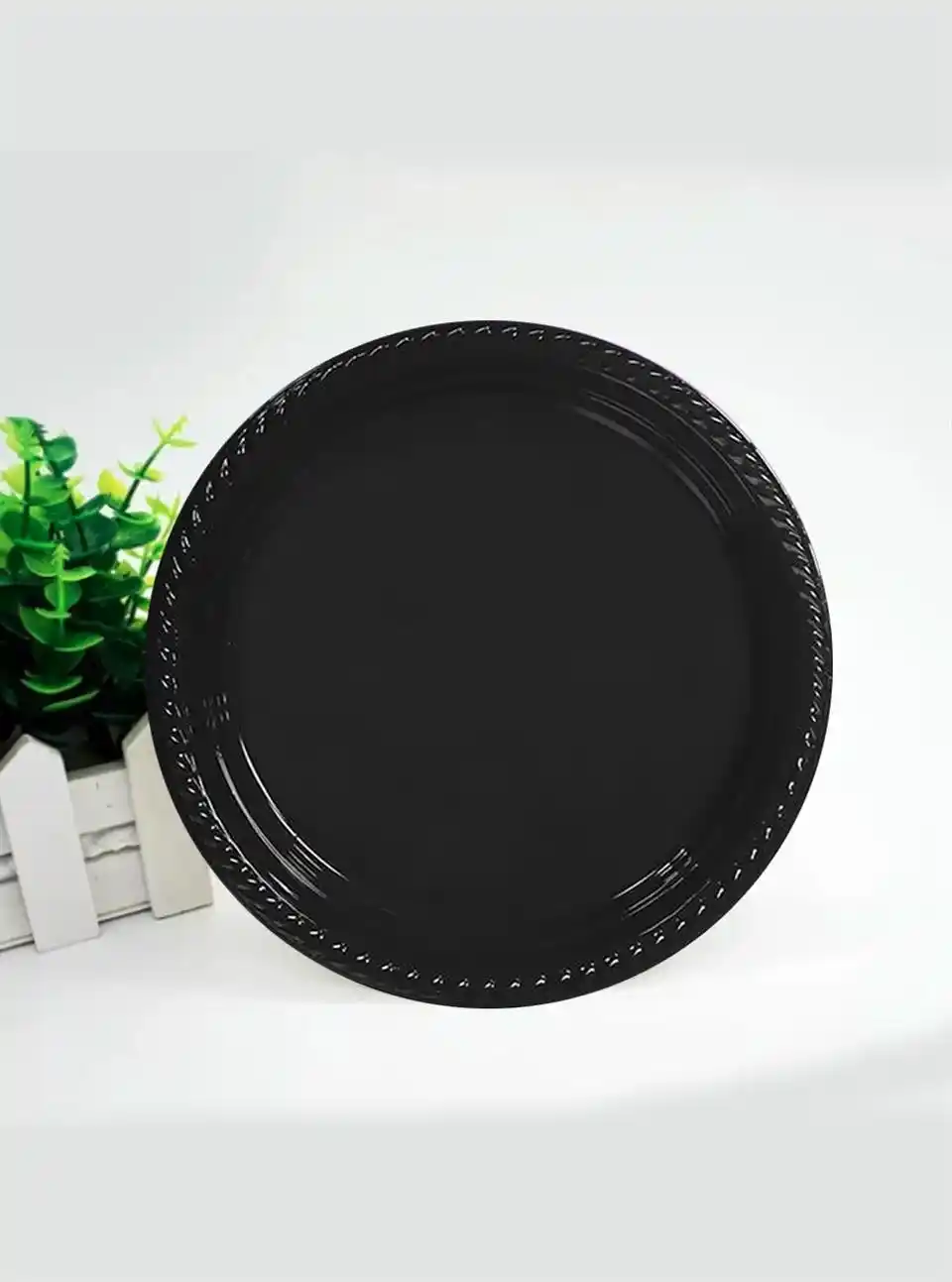 Siyah Plastik Tabaklar Dekorasyon ve Fonksiyonellik İçin Modern Çözüm Arayanlar İçin