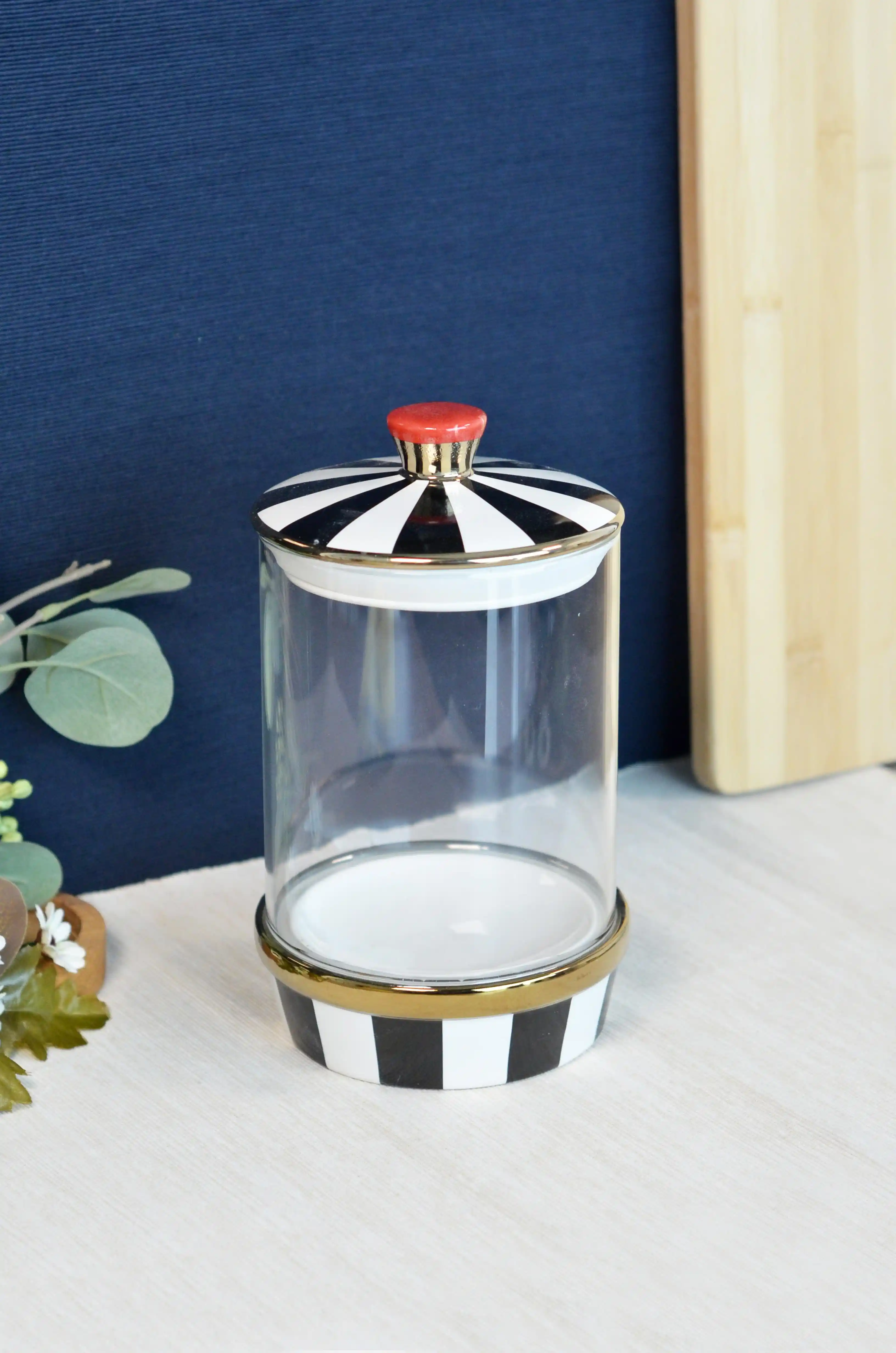 Siyah Porselen Kavanozlar ile Modern ve Zarif Dekorasyon Çözümleri