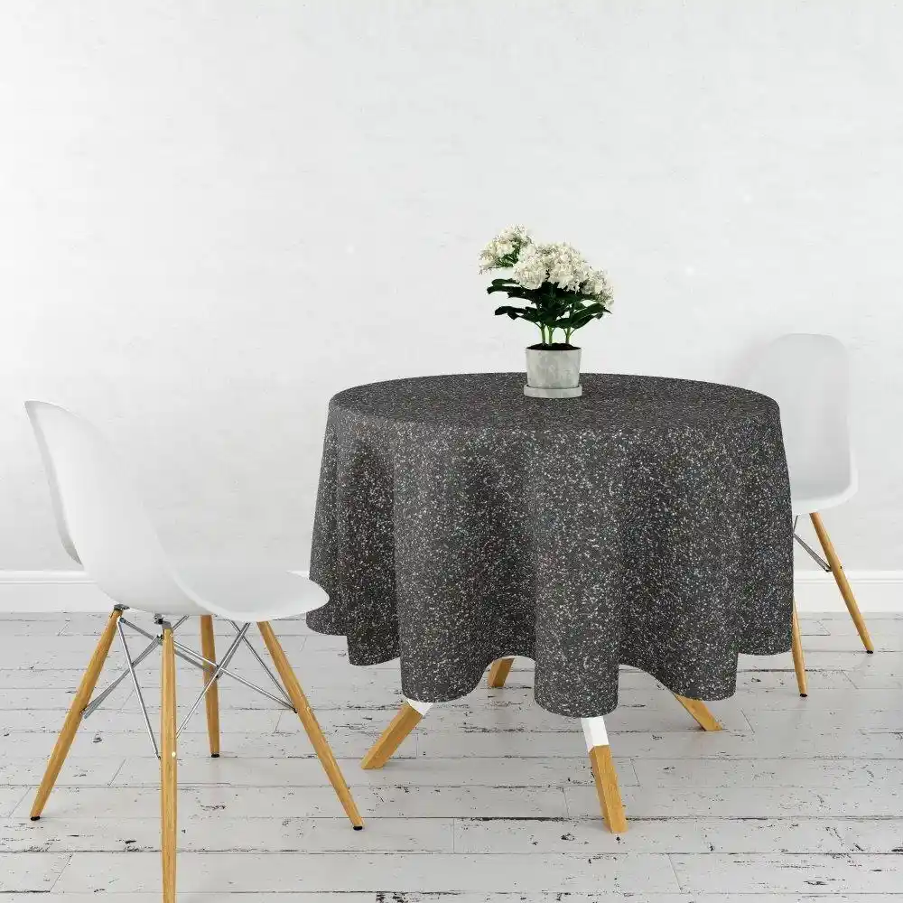 Siyah PVC Masa Örtüsü ile Modern ve Zarif Dekorasyon Çözümleri