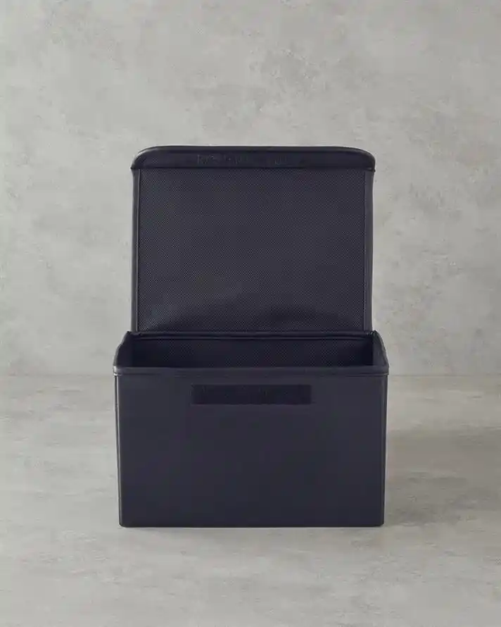 Siyah Saklama Kutuları ile Modern ve Şık Dekorasyon Çözümleri