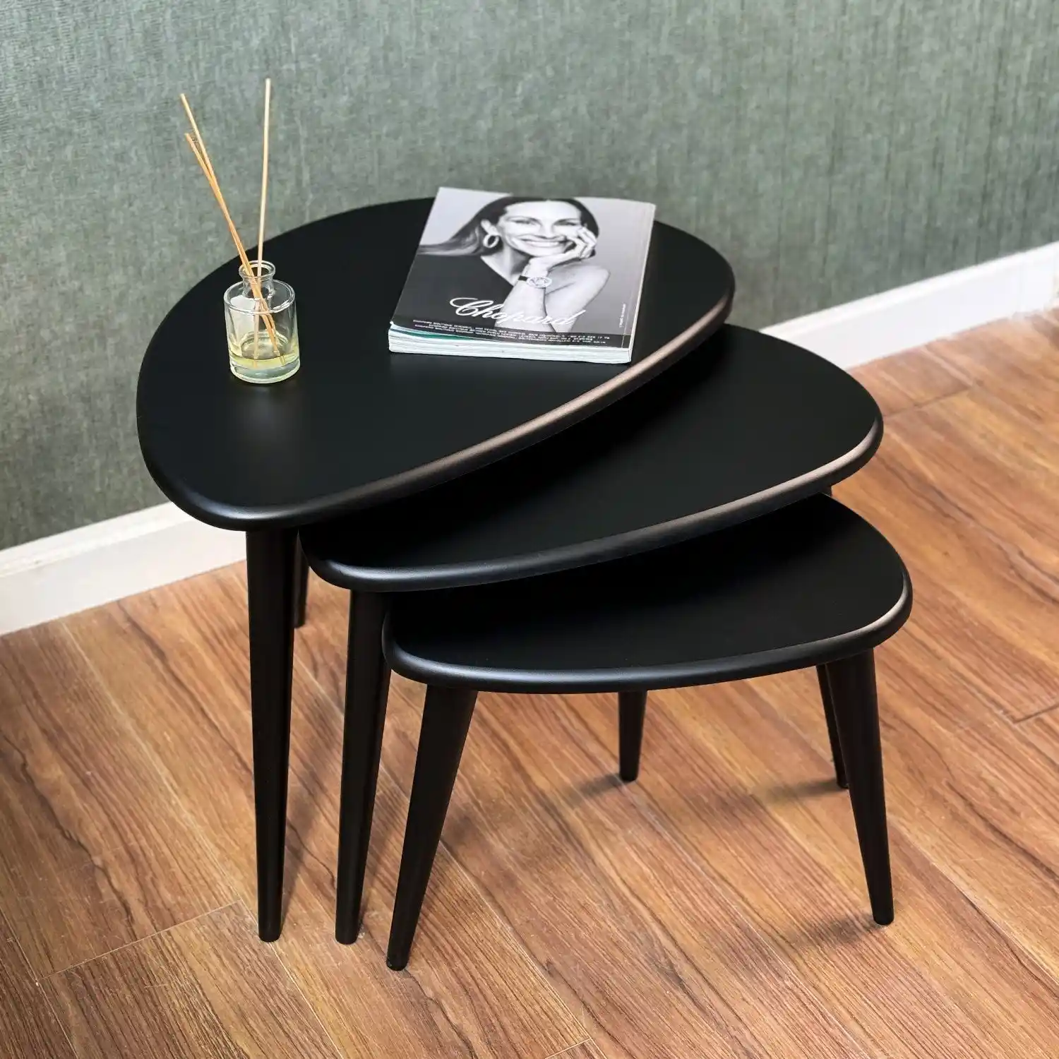 Siyah Sehpa Takımıyla Modern ve Şık Dekorasyon Çözümleri