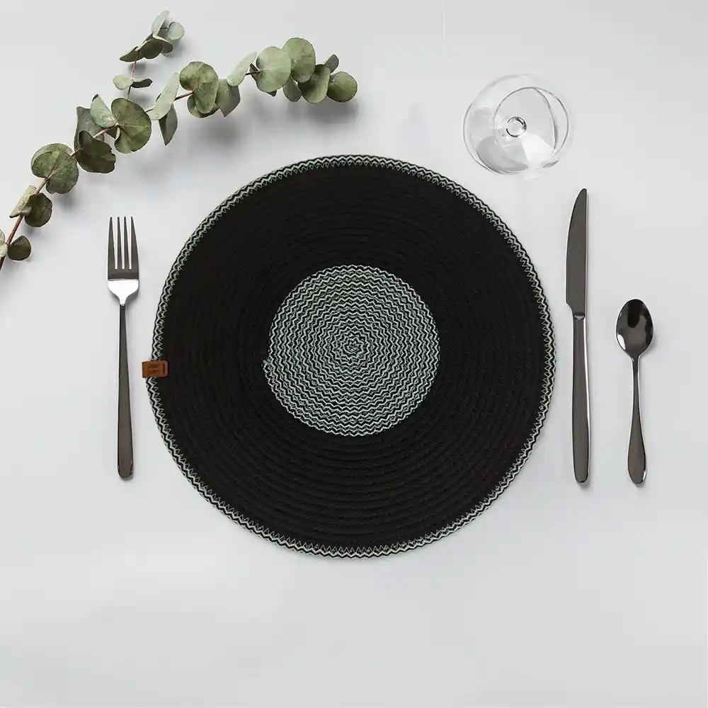 Siyah Supla ile Modern ve Zarif Masa Dekorasyonları için İpuçları ve Trendler