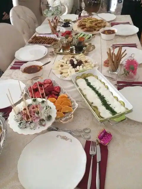 Sofra Düzeni Dekorasyonunda Estetik ve İşlevselliğin Uyumlu Yaklaşımı