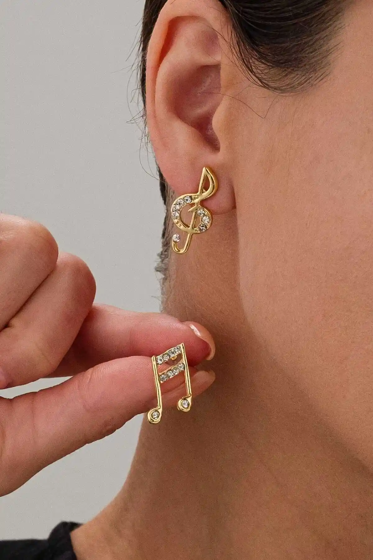 Sol Anahtarı Küpe: Müzik ve Dekorasyonda Anlamlı Bir Detay