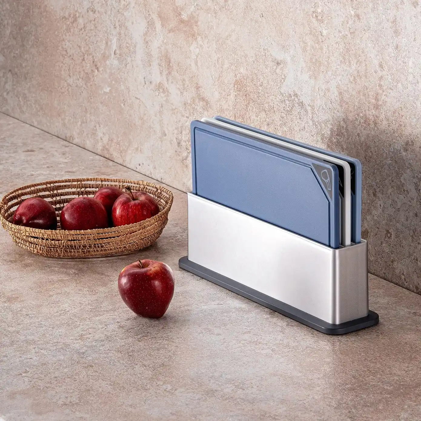 Standlı Kesme Tahtası ile Modern ve Şık Mutfak Dekorasyonu Çözümleri