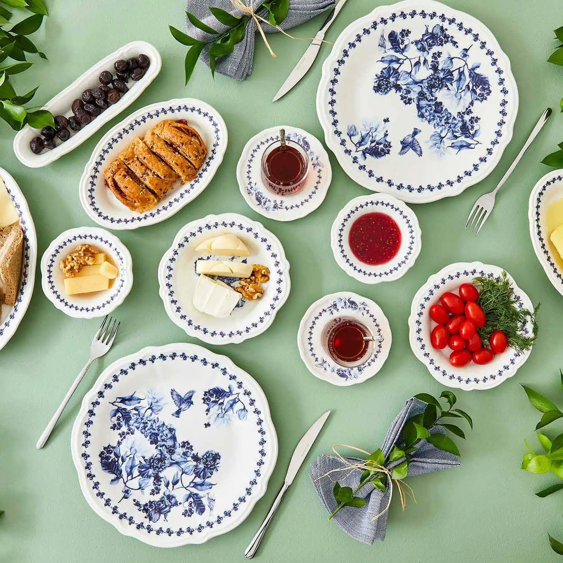 Stoneware Kahvaltı Takımı ile Sofralarınıza Estetik ve Fonksiyonellik Katın