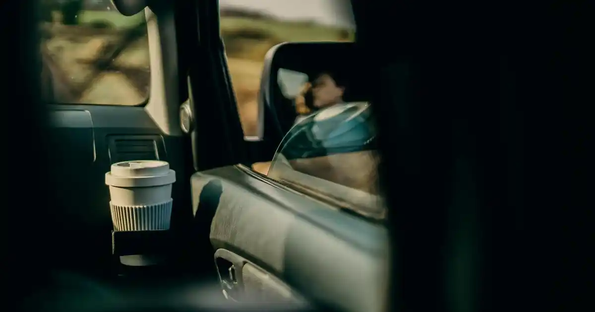 Stoneware Seramiğin Dayanıklılığı ve Estetik Özellikleri: Kullanım Alanları ve Farklı Seramik Türleri