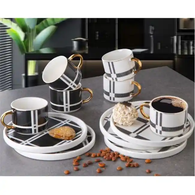 Sunum Tepsili Fincan Takımıyla Dekorasyonda Zarafet ve Fonksiyonellik Sağlayın