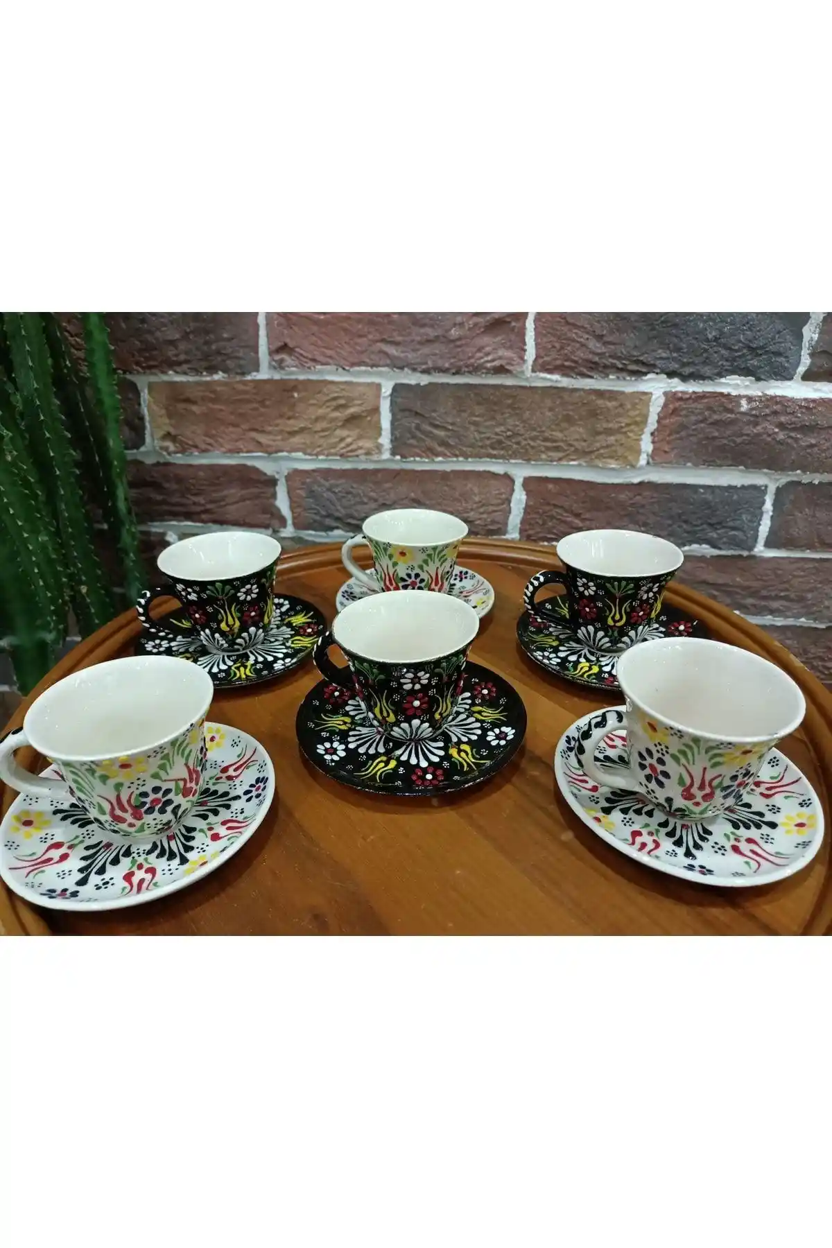 Sunumluk Fincan Takımlarıyla Ev Dekorasyonunda Şıklık ve Fonksiyonellik