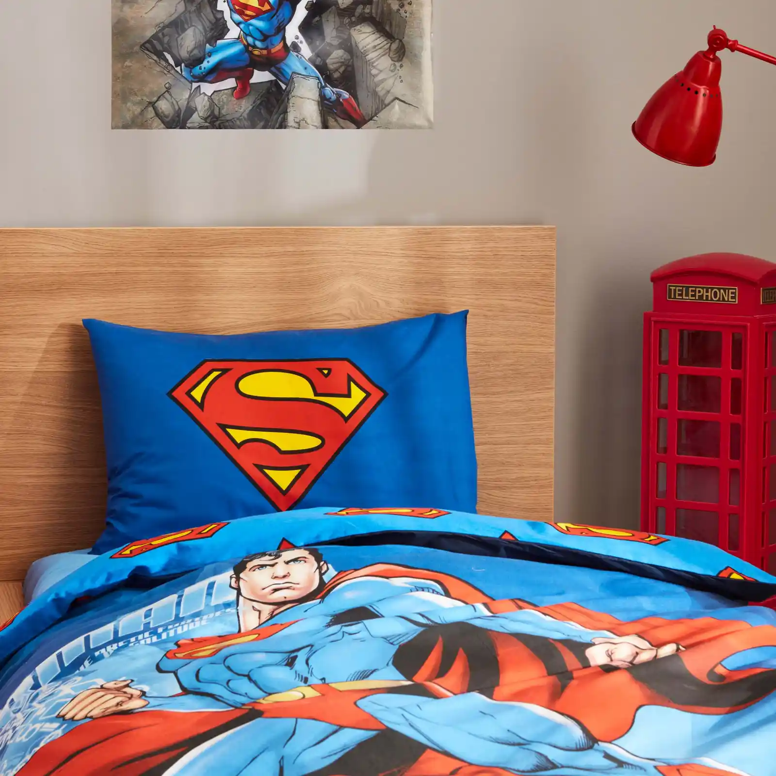 Superman nevresim takımı ile çocuk odalarına enerji ve renk katın