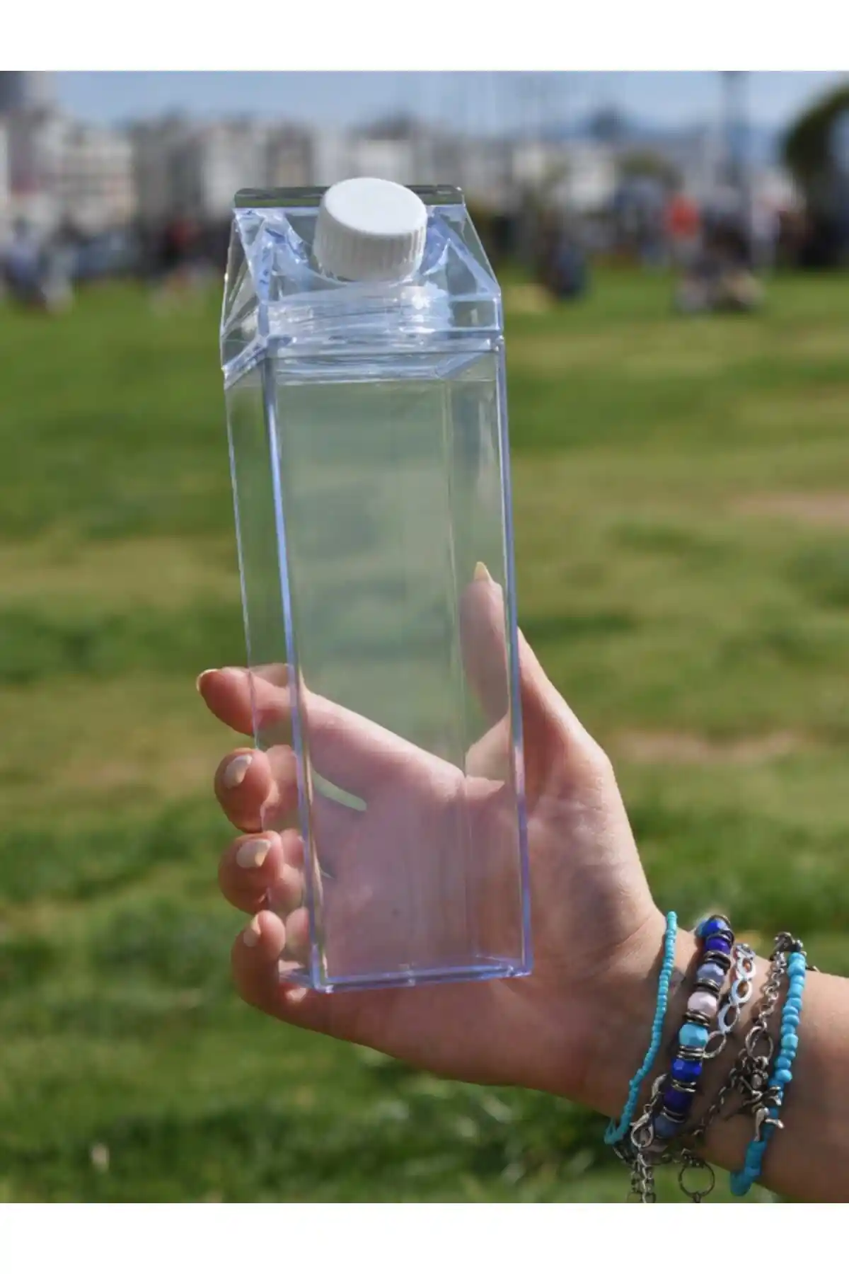 Süt Kutusu Şeklinde Suluklar ile Dekorasyonunuza Yenilikçi ve Şık Dokunuşlar Katın