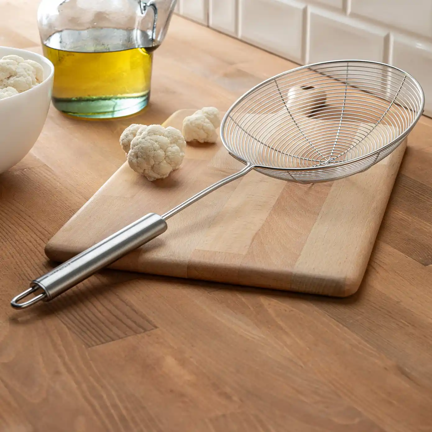 Süzgeç Kevgir: Fonksiyonellik ve Estetiği Bir Arada Sunan Mutfak Gereçleri