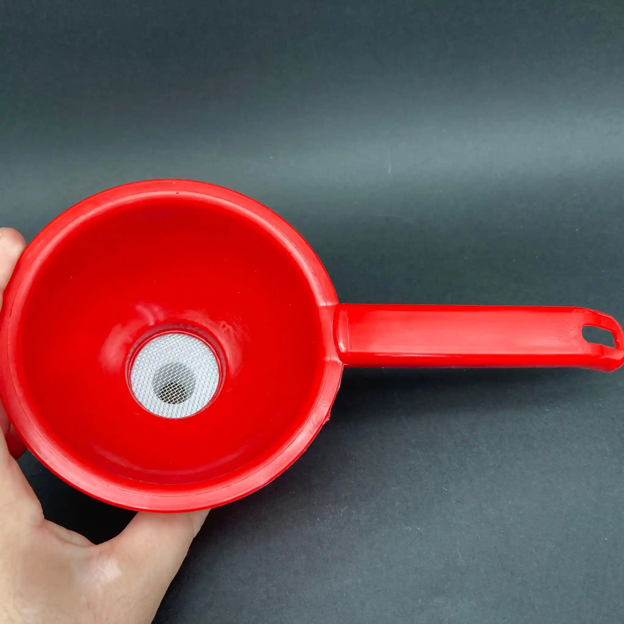 Süzgeçli Huni Dekorasyonda Estetik ve İşlevselliğin Buluştuğu Detaylar