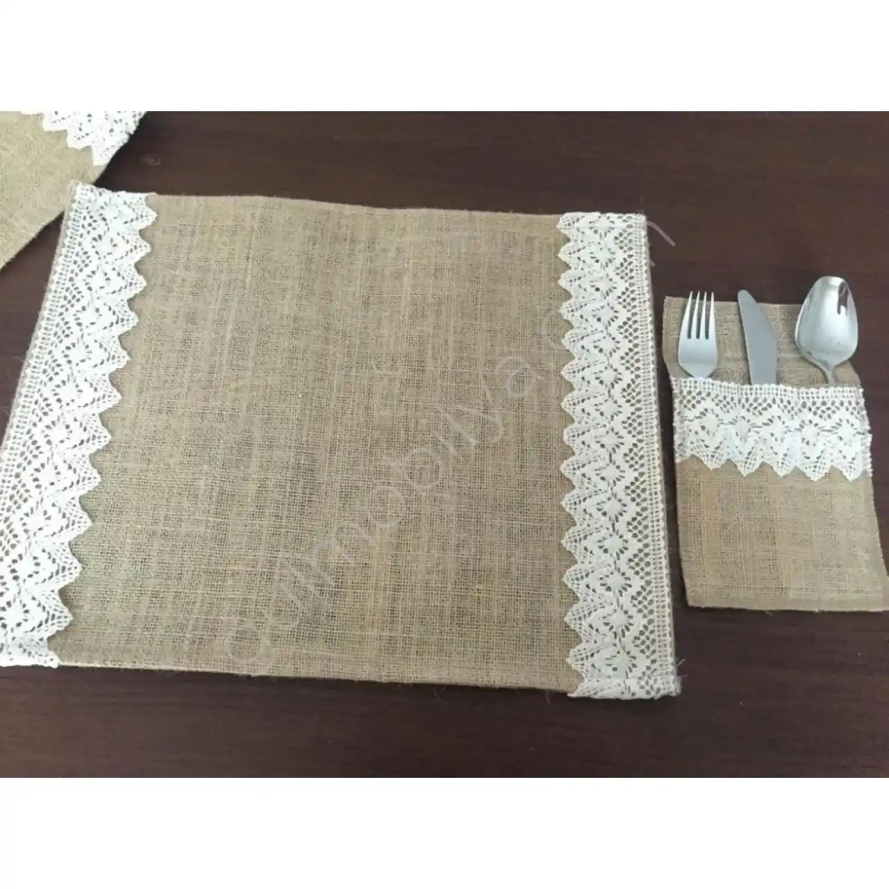 Tabak Altlığı Dekorasyonunda Şıklık ve Fonksiyonellik İçin Pratik Rehber