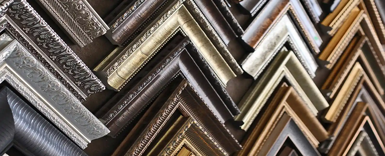 Tablo Çerçeve Profilleri: Dekorasyonda Estetik ve Koruma İçin En İyi Seçenekler