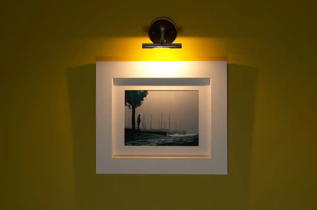 Tablo Işığı Kullanımıyla Dekorasyonda Şıklık ve İşlevselliği Artırma Rehberi