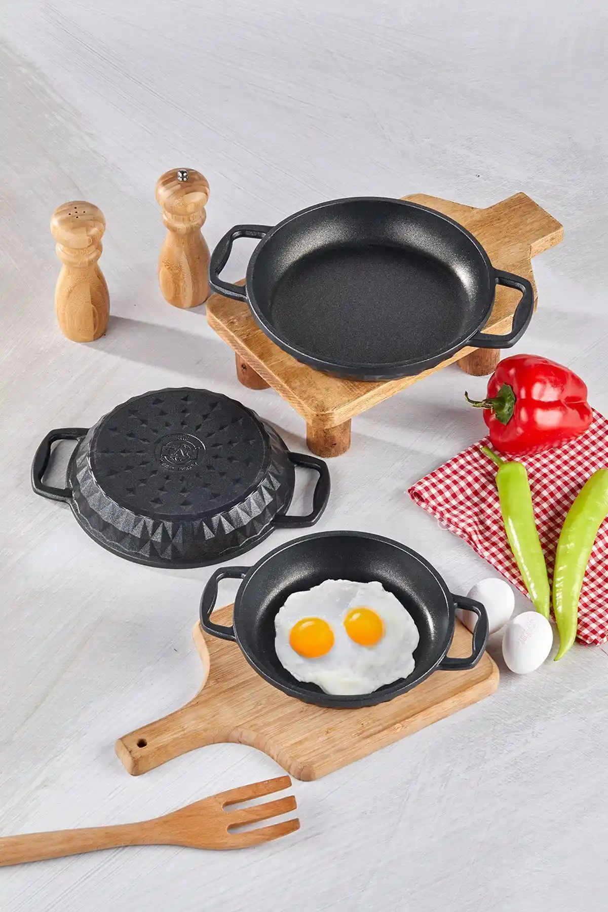 Taç tava sahan setleri ile mutfağınıza şıklık ve fonksiyonellik katın