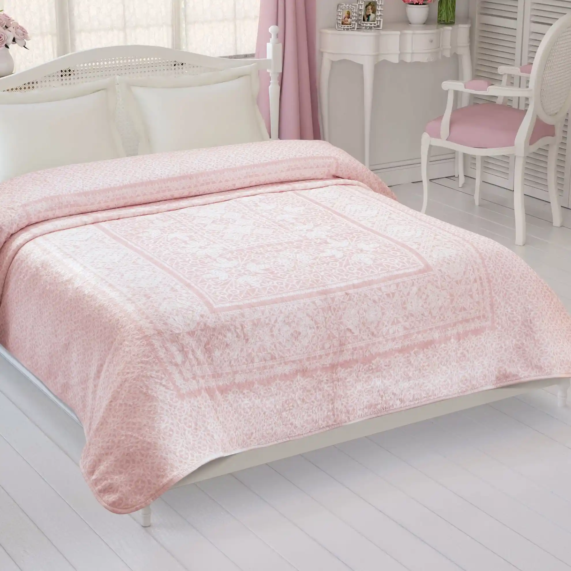 Taç Tek Kişilik Battaniye ile Dekorasyonda Şıklık ve Konforun Buluşması