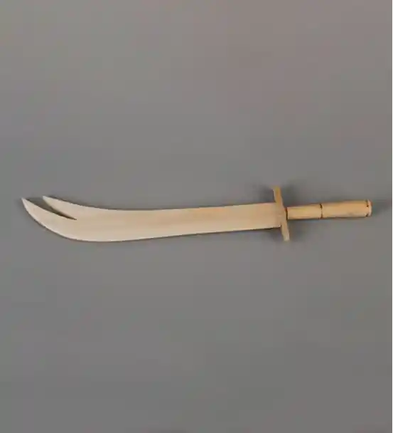 Tahta Kılıç Dekorasyonunda Geleneksel ve Modern Tasarımların Kullanımı ve Önemi