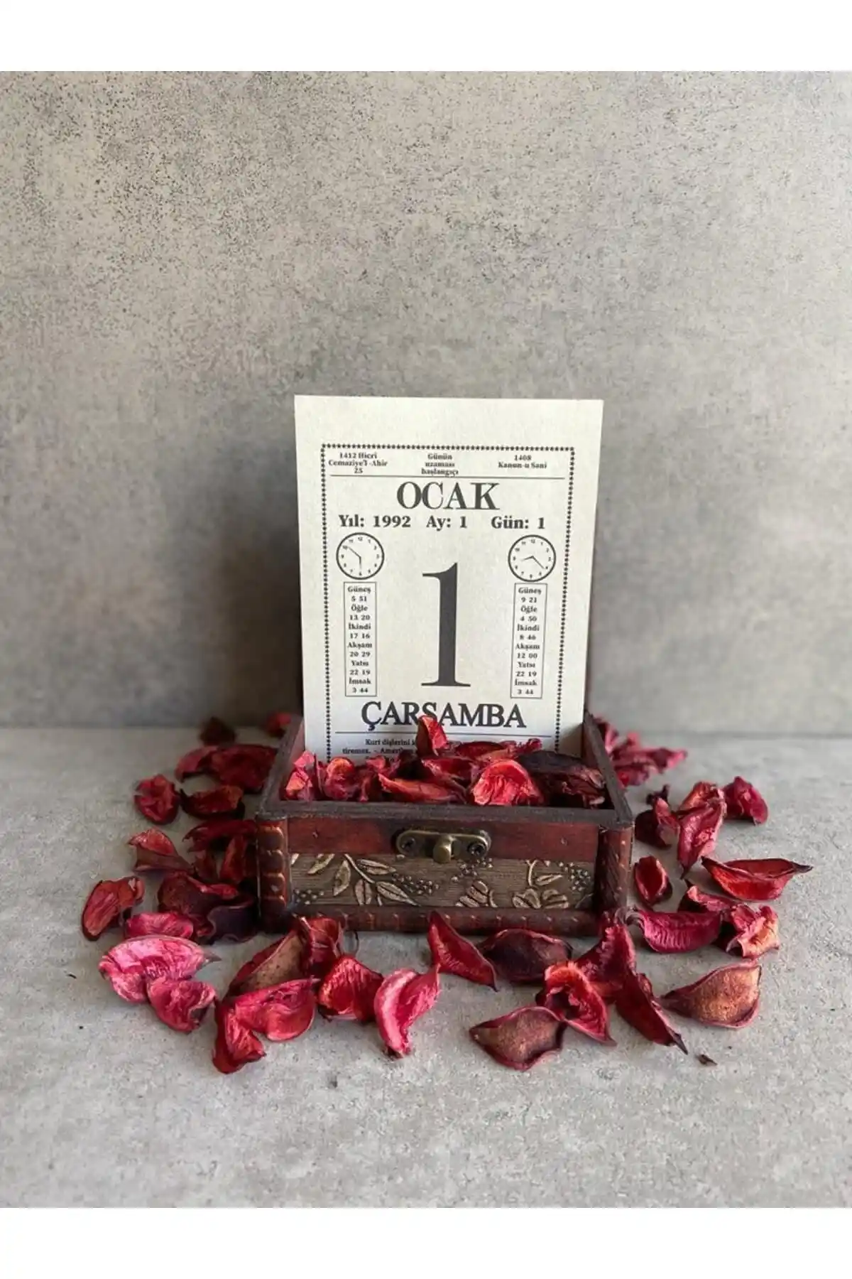 Takvim Yaprağı Hediye ve Dekorasyon İpuçlarıyla Zarif ve Anlamlı Detaylar