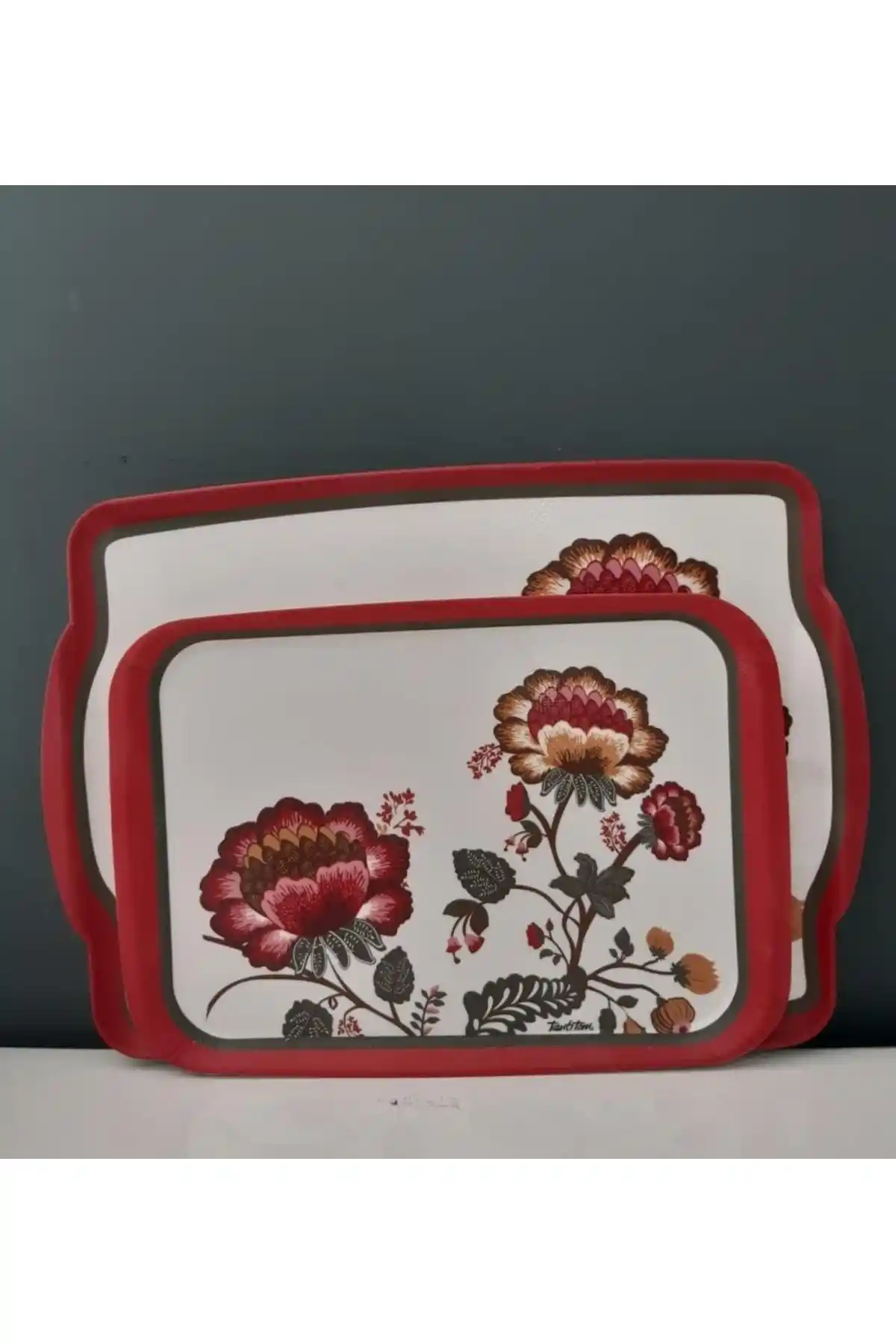 Tantitoni Kaydırmaz Tepsi ile Dekorasyon ve Fonksiyonellikte Yenilikçi Çözümler