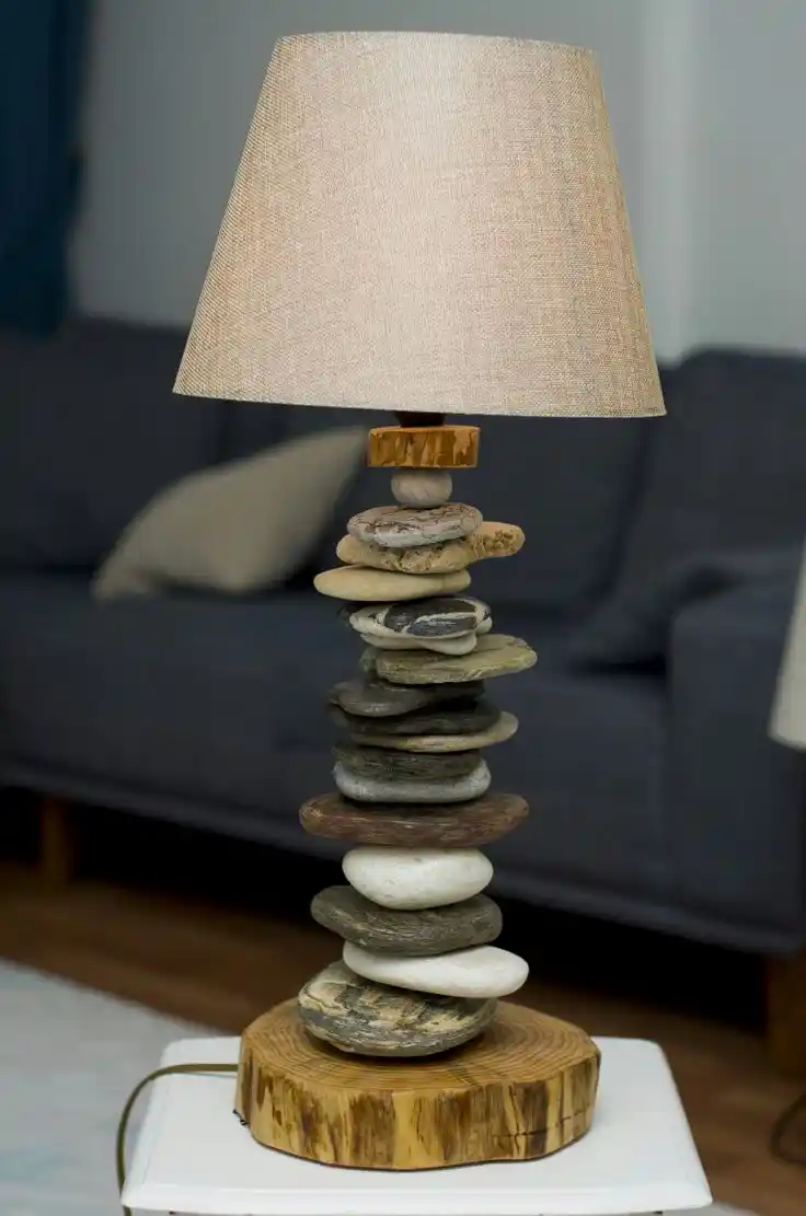 Taş Abajur ile Dekorasyonda Doğallık ve Zarafetin Modern Yansıması