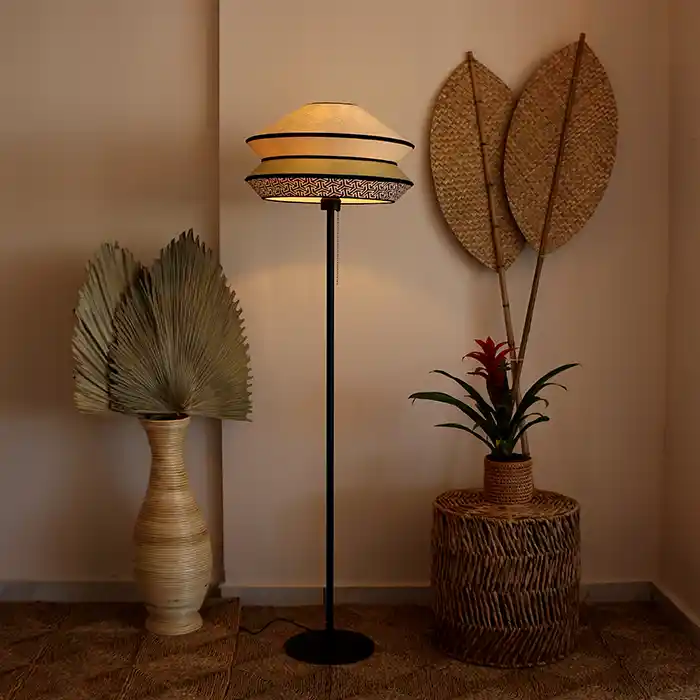 Tasarım Lambaderler ile Dekorasyonda Şıklık ve Fonksiyonelliğin Uyumunu Yakalayın