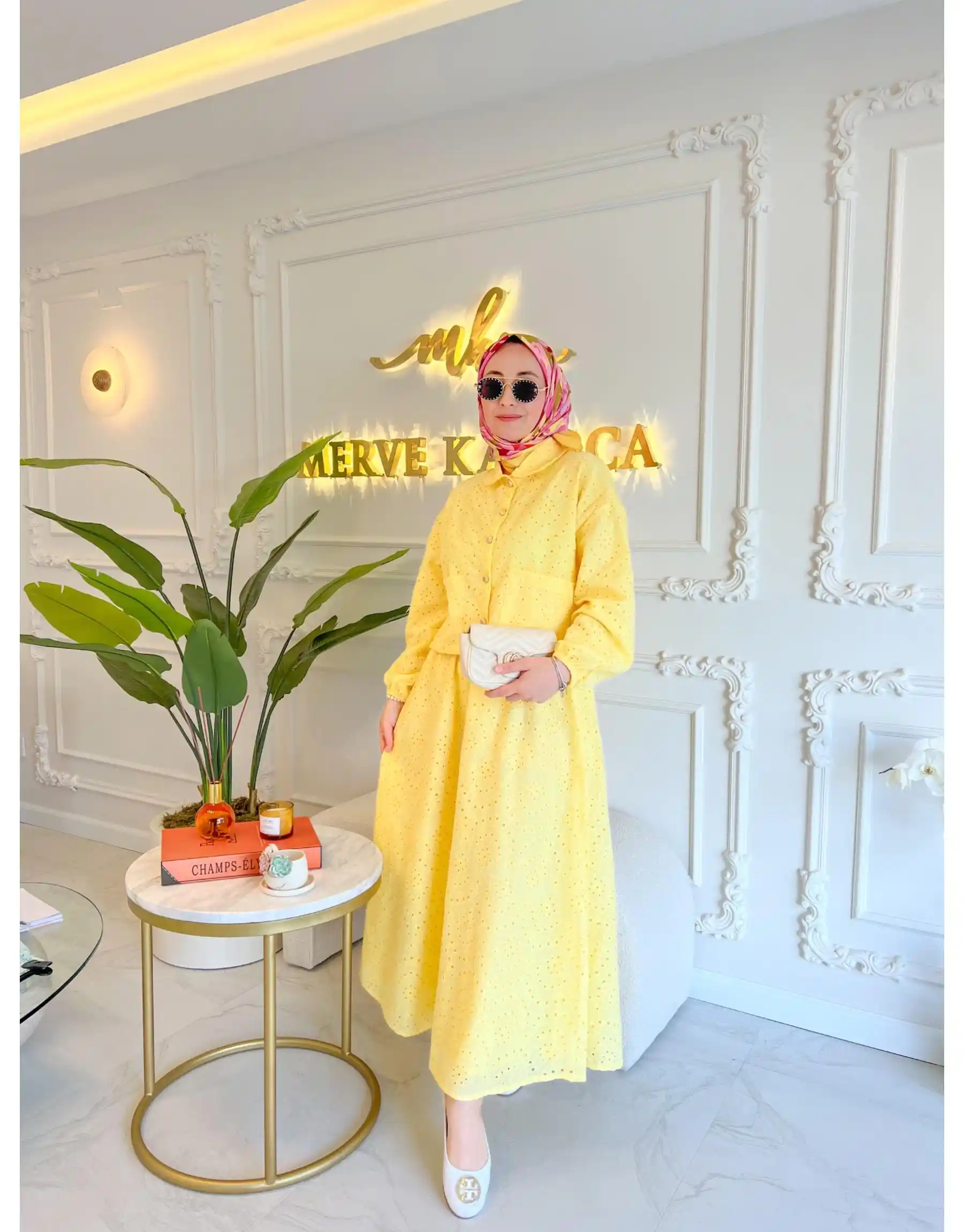 Tatlı Sarı Renk ile Dekorasyonda Sıcak ve Canlı Bir Atmosfer Yaratma Rehberi