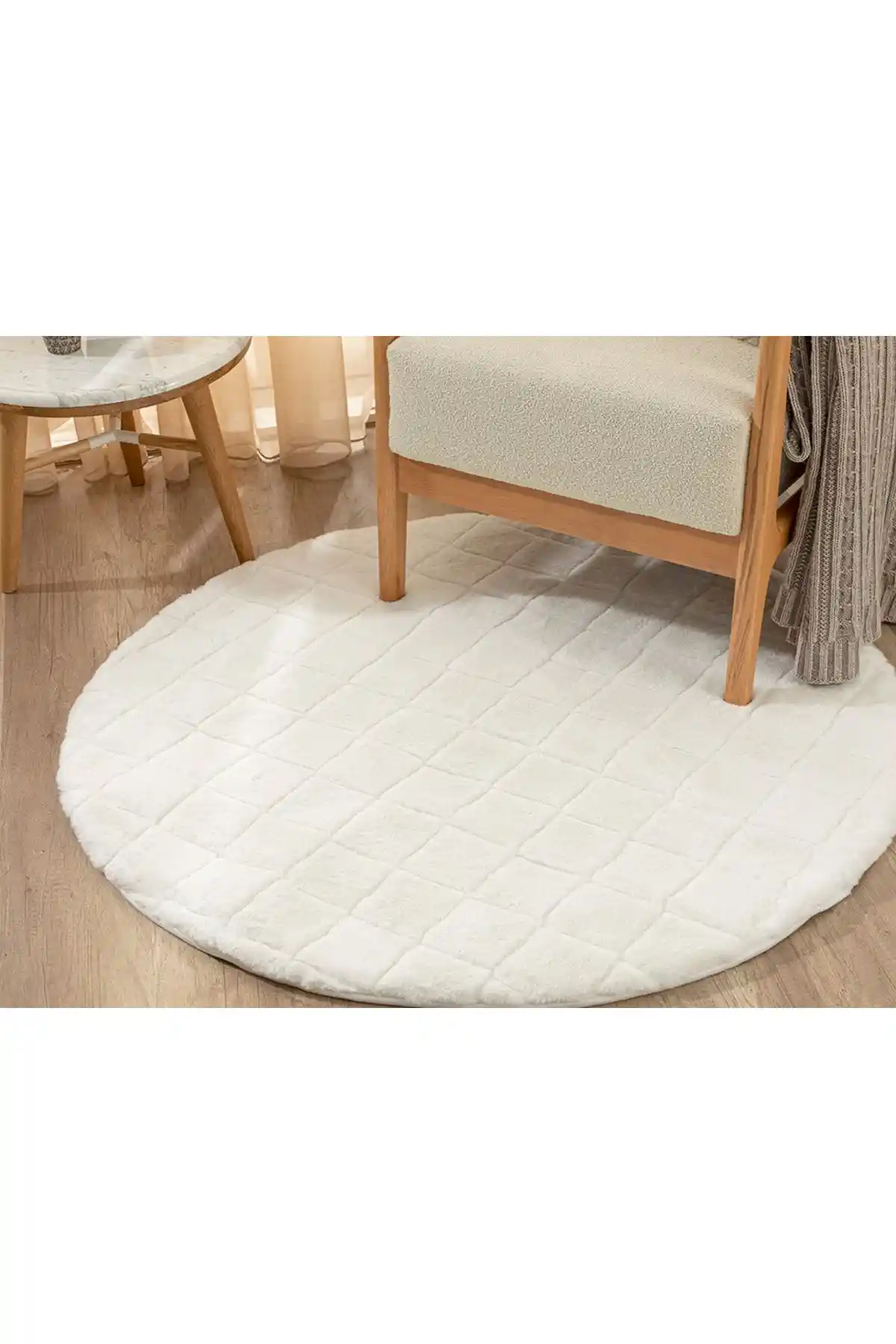 Tavşan Peluş Halı ile Ev Dekorasyonunda Sevimli ve Şık Atmosfer Yaratma Rehberi