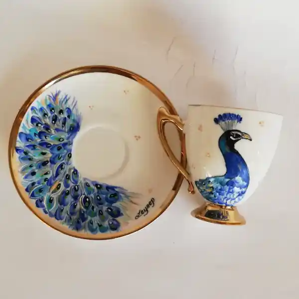 Tavus Kuşu Fincanı ile Dekorasyonda Zarafet ve Şıklık Yaratmanın Yolları