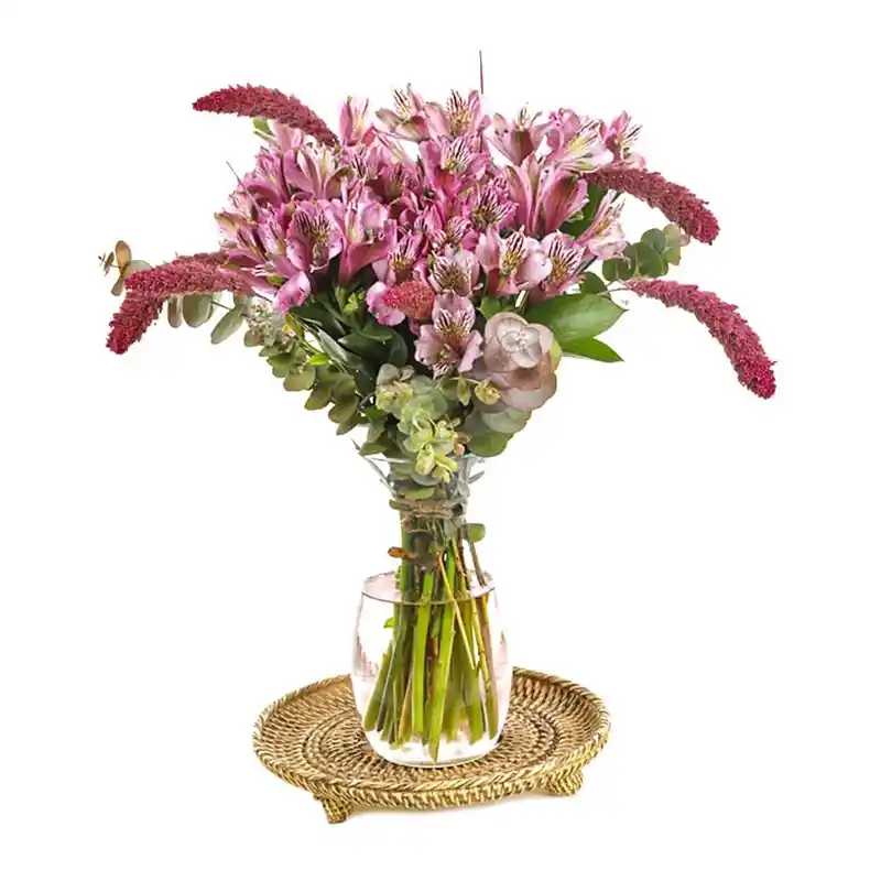 Taza Çiçeklerle Dekorasyon: Doğadan İlham Alan Estetik ve İşlevsel Fikirler