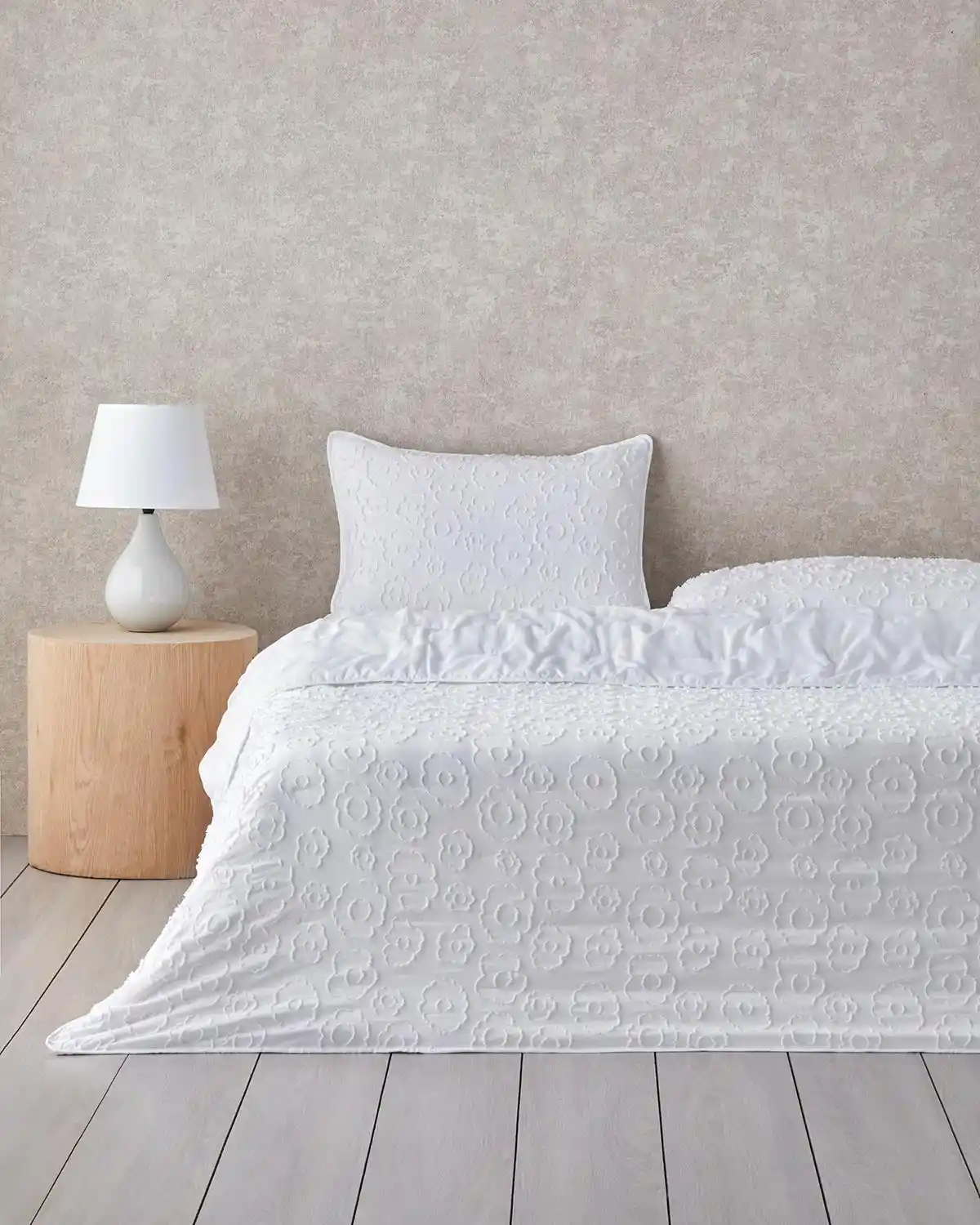 Tek Kişilik Beyaz Yatak Örtüsü ile Dekorasyonunuzu Modern ve Şık Hale Getirin