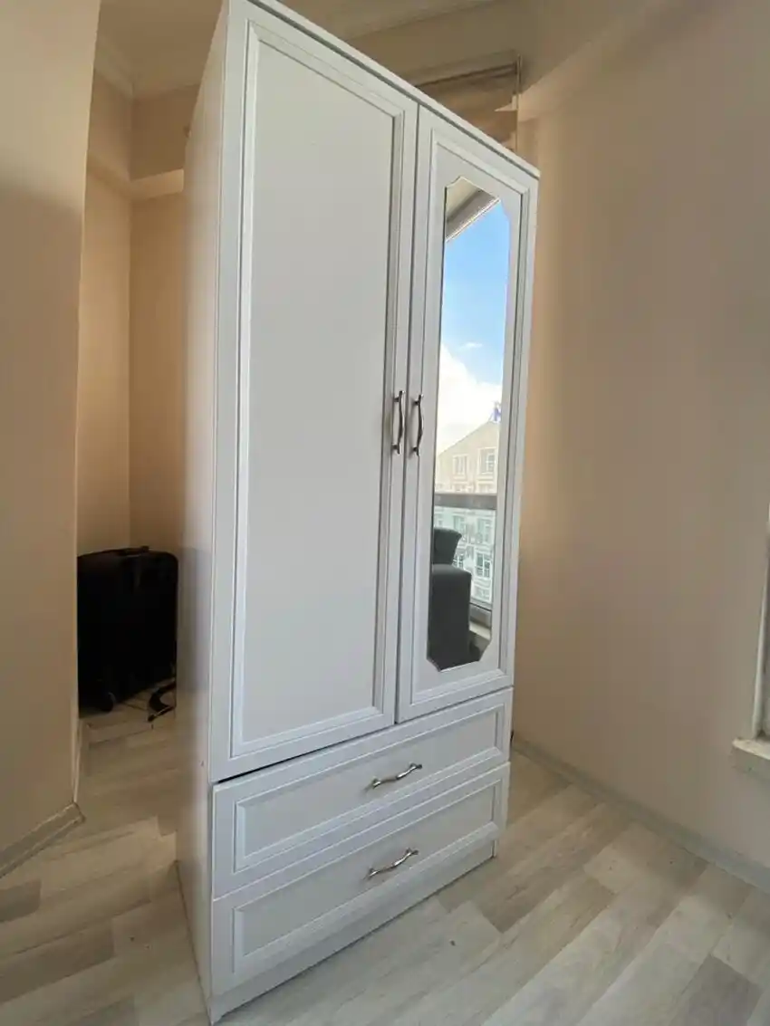 Tek Kişilik Dolaplarla Modern ve Fonksiyonel Oda Dekorasyonu Çözümleri