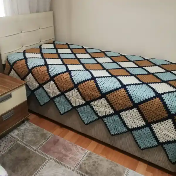 Tek Kişilik Örgü Battaniyelerle Dekorasyonunuzu Zenginleştirin ve Konforu Artırın