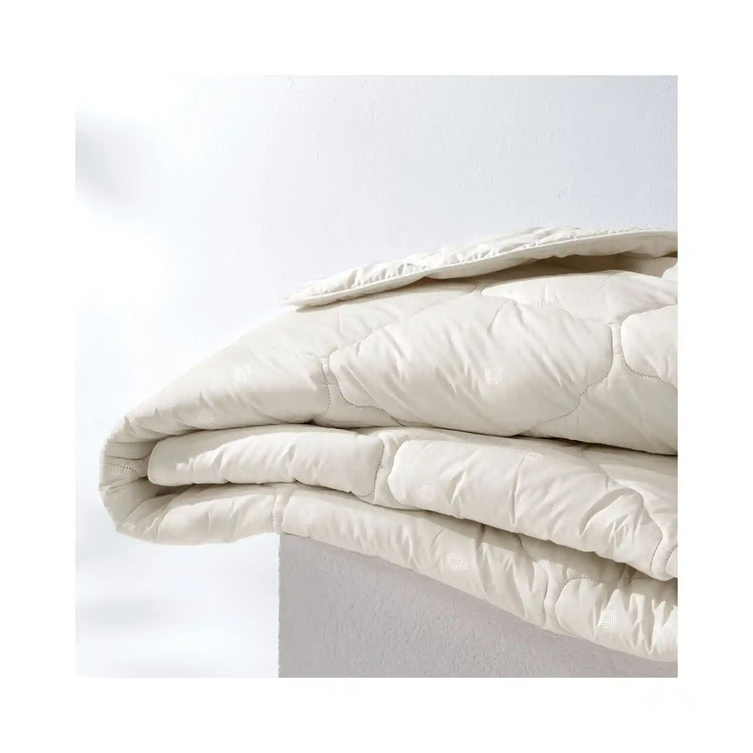 Tek Kişilik Yün Yorgan ile Şık ve Konforlu Dekorasyon Çözümleri