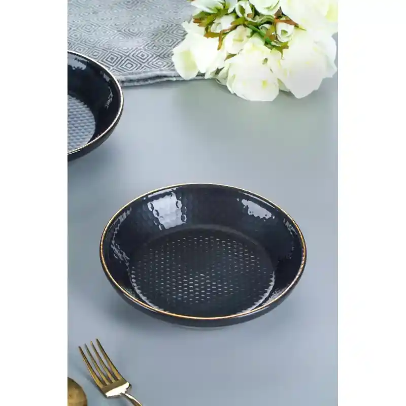 Tekli Yemek Tabakları ile Sofralarınızı Modern ve Şık Hale Getirin