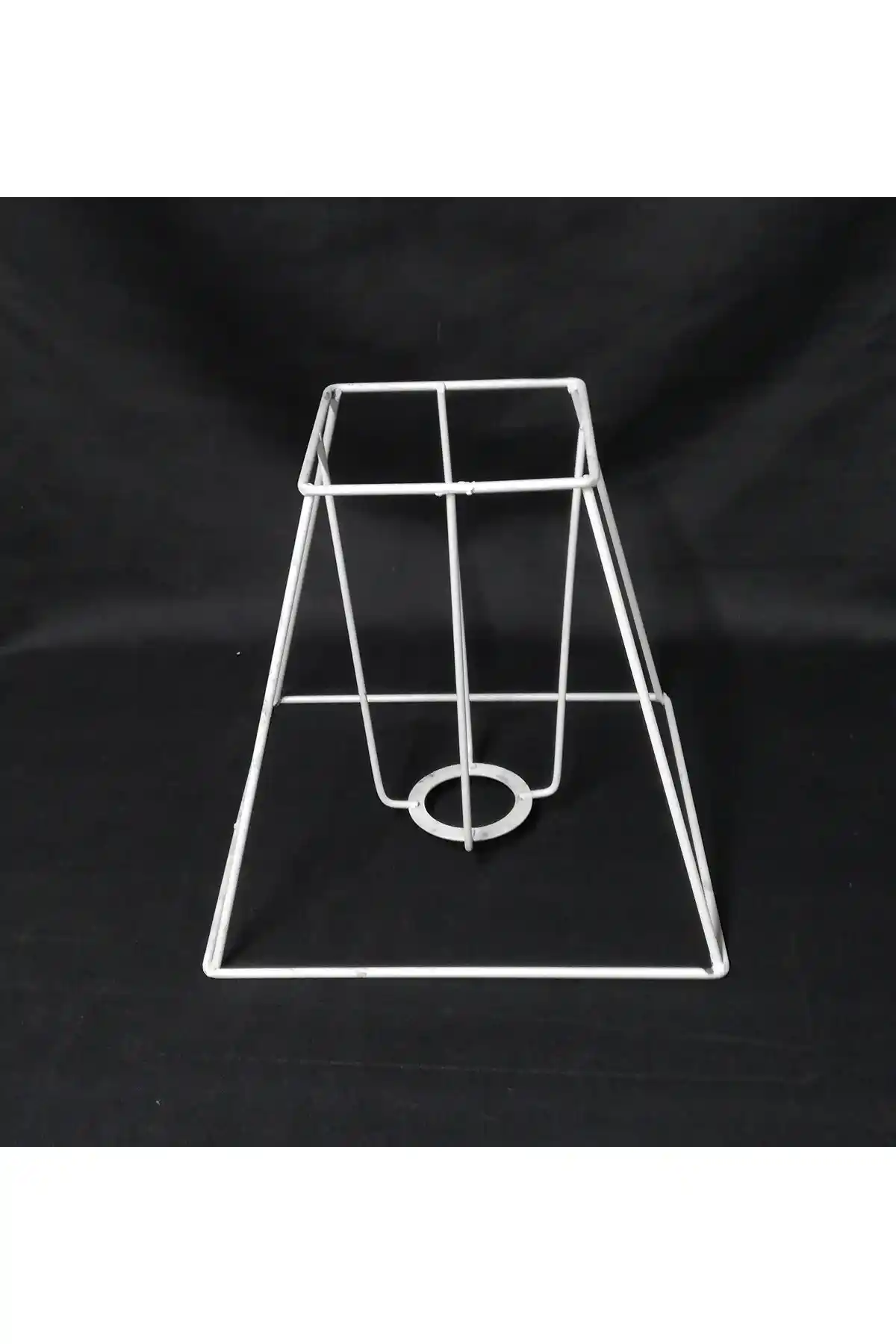 Tel Abajur İskeleti ile Kişisel ve Estetik Dekorasyon Çözümleri Sunar