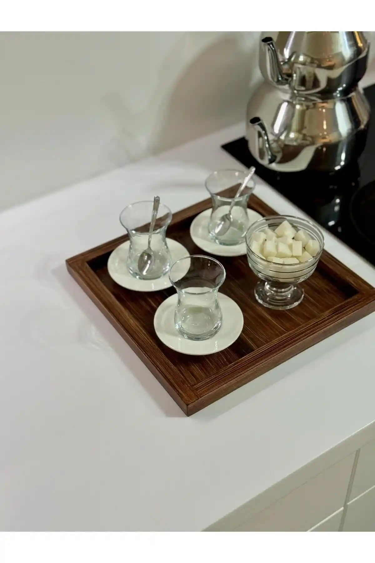 Tepsi Dekorasyonu ile Mekânlarınızı Şık ve Estetik Hale Getirin