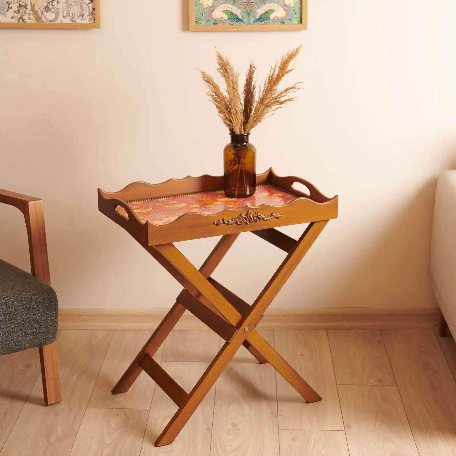 Tepsi Orta Sehpa: Modern Dekorasyonda Şıklık ve Fonksiyonelliğin Buluşması