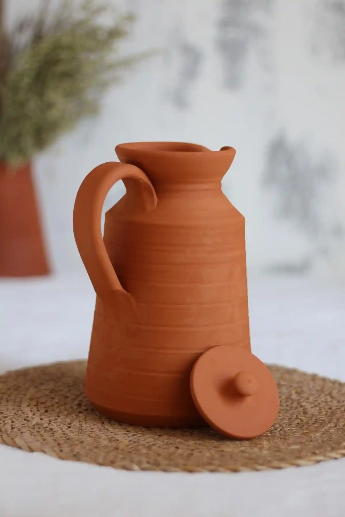 Toprak Sürahi Dekorasyonda Doğal ve Şık Bir Atmosfer Yaratmanın Yolları