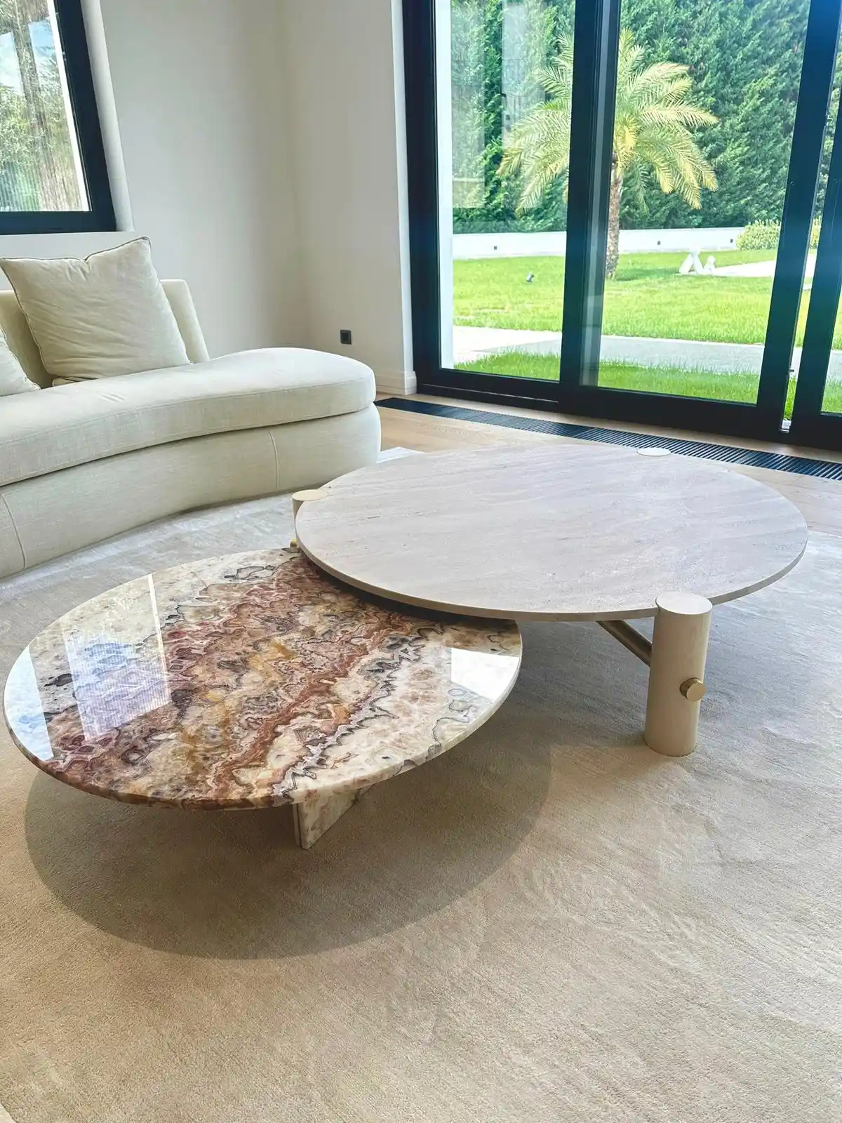 Traverten Sehpa ile İç Mekân Dekorasyonunuza Doğal Şıklık Katın