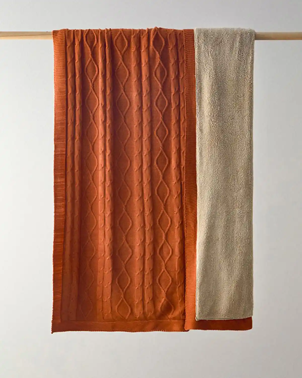 Triko Koltuk Şalı Dekorasyonunuzu Yenilemenin Şık ve Sıcak Yolu