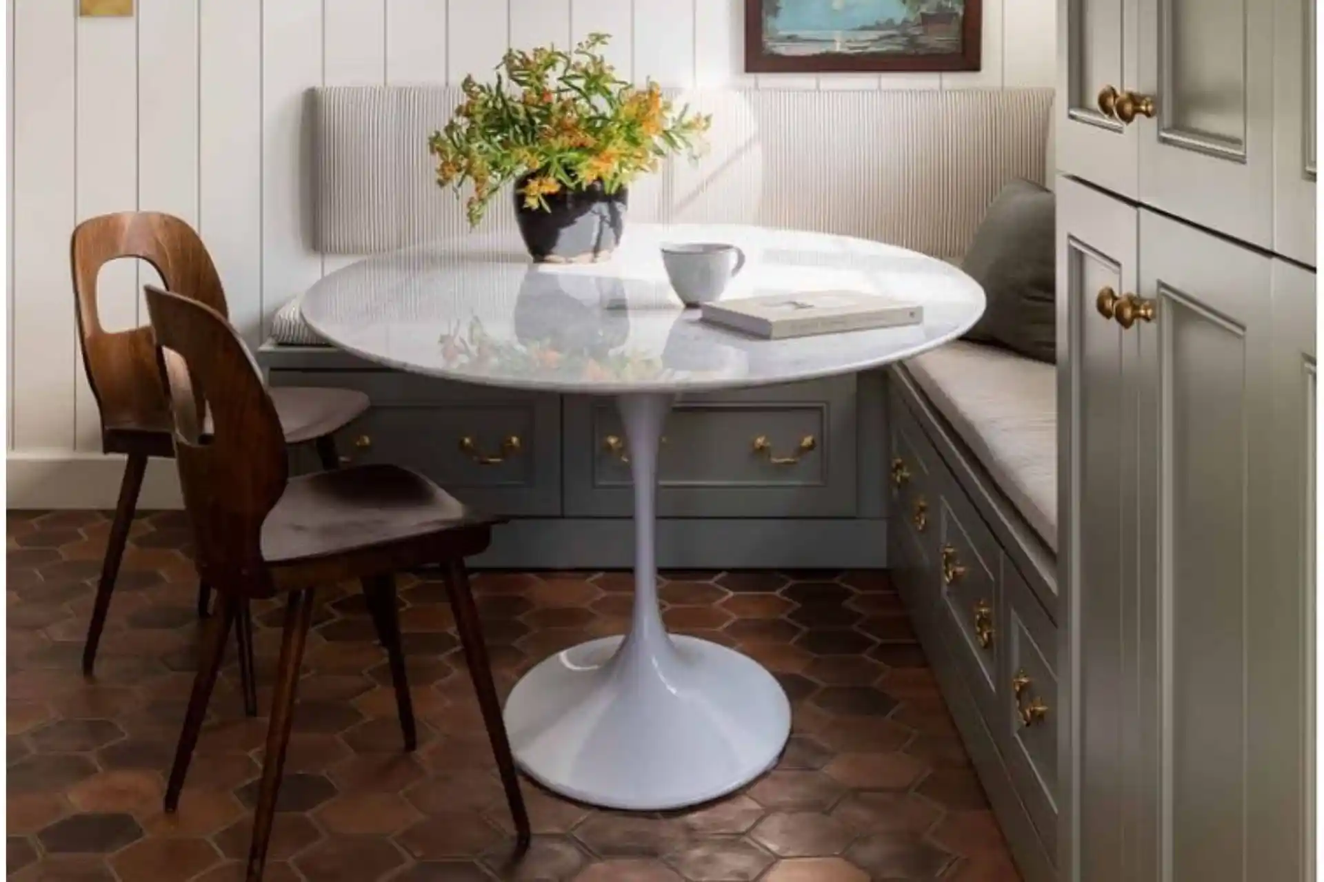 Tulip Masa Dekorasyonu ile Mekanlara Zarif ve Canlı Bir Dokunuş Katın