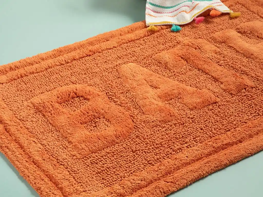 Turuncu Banyo Paspaslarıyla Canlı ve Şık Bir Banyo Dekorasyonu Yaratın