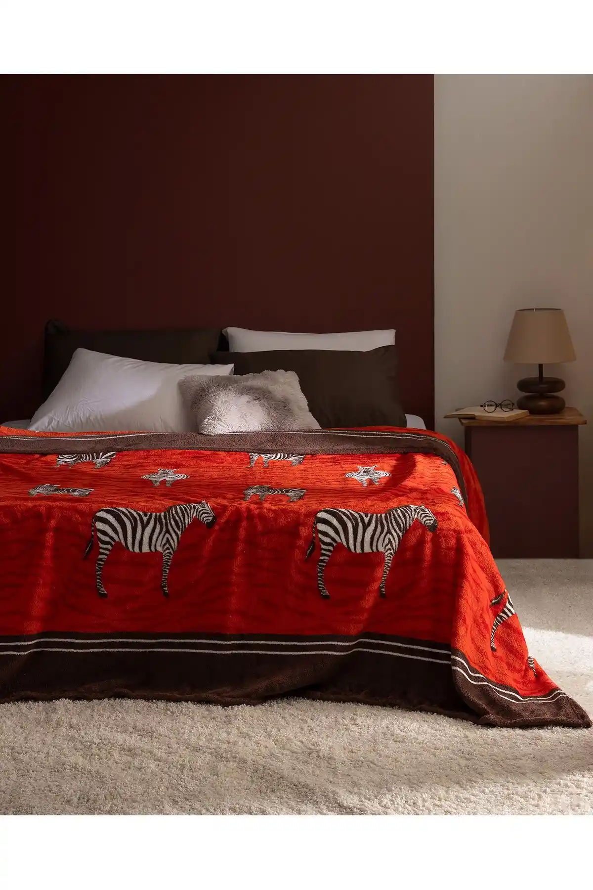 Turuncu Battaniyenin Dekorasyondaki Gücü: Sıcaklık ve Canlılık Yaratmanın Anahtarı