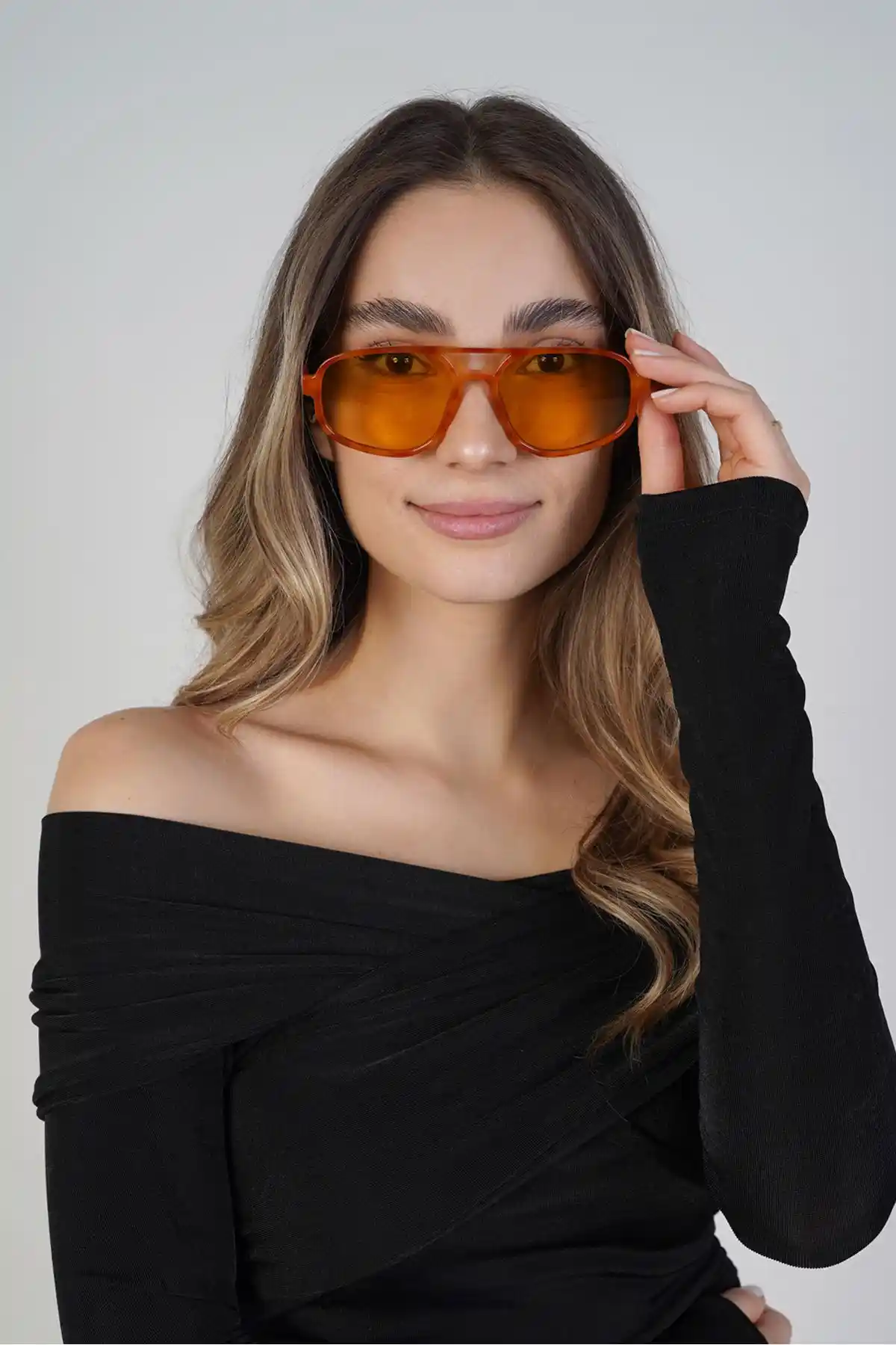 Turuncu Çerçeve ile Dekorasyonda Sıcak ve Canlı Dokunuşlar