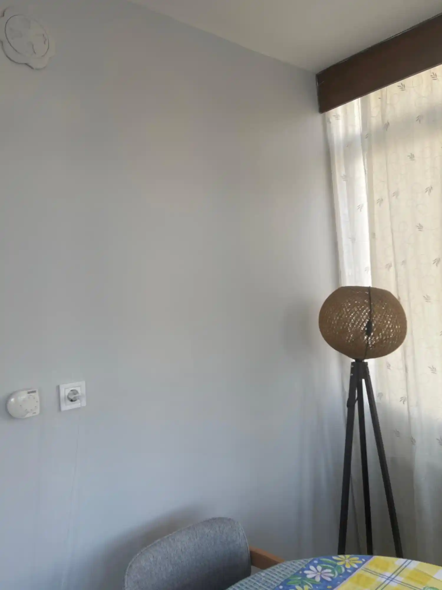 Tütsü Rengi ile Dekorasyonda Sıcak ve Şık Dokunuşlar: Modern ve Klasik İç Mekanlar İçin Rehber