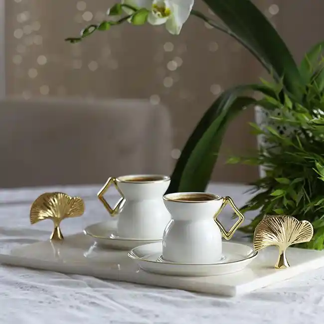 Üçgen Fincan Takımıyla Modern ve Şık Dekorasyon Fikirleri ve Kullanım Alanları