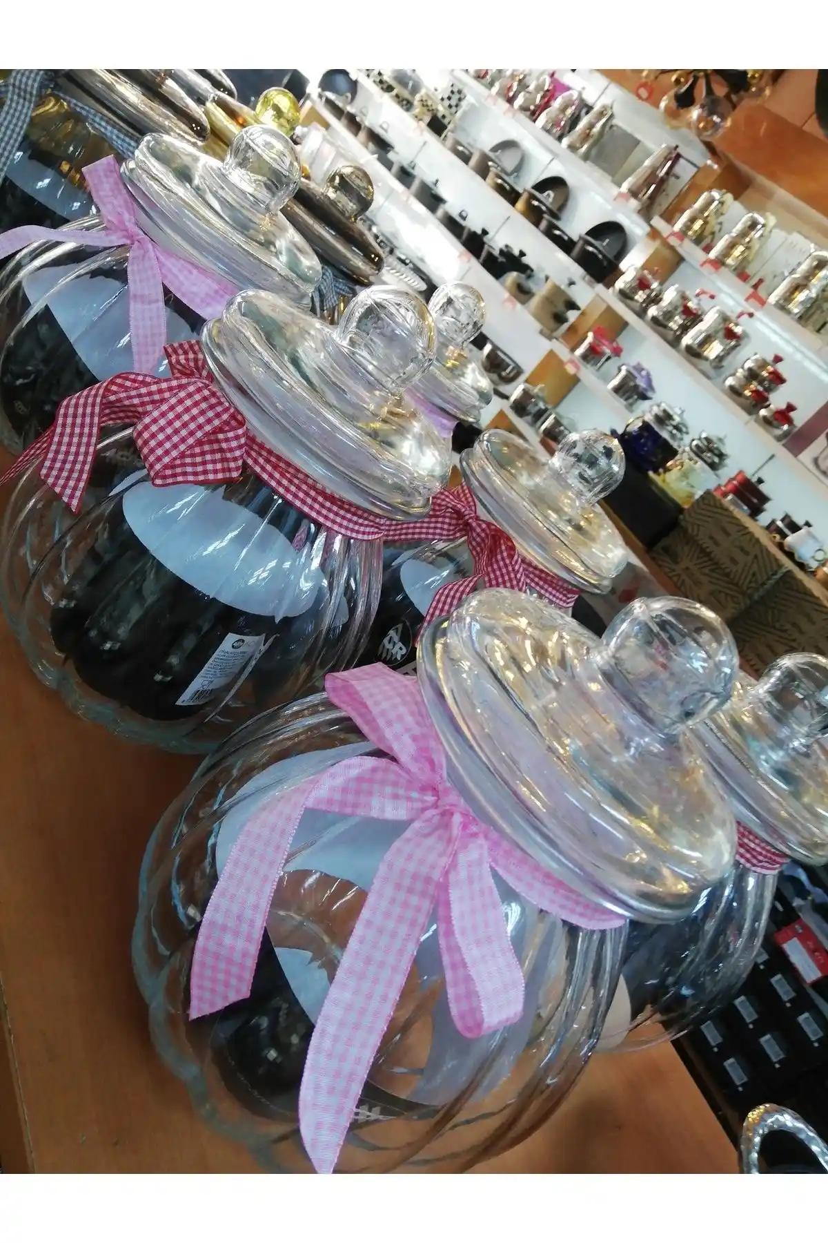 Üçlü Kavanoz Dekorasyonu ile Şık ve Fonksiyonel Ev ve Ofis Düzenleri