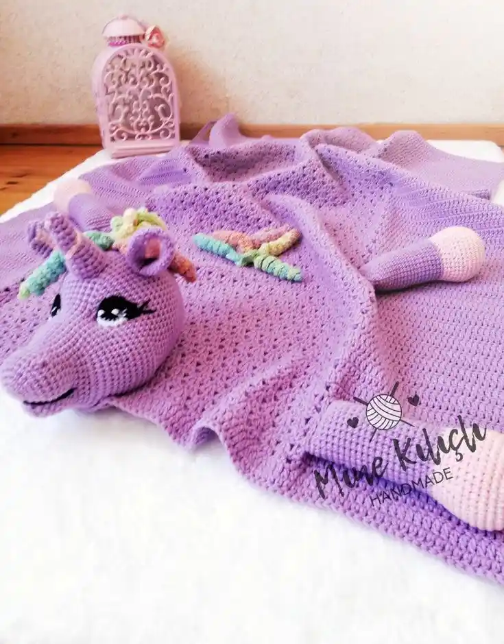 Unicorn Battaniyesi ile Dekorasyonda Yaratıcı ve Sıcak Atmosferler Yaratın